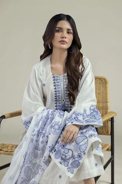 Ivory Azure Lawn — atelier photograph