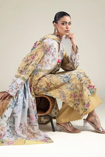 Ochre gardenia lawn