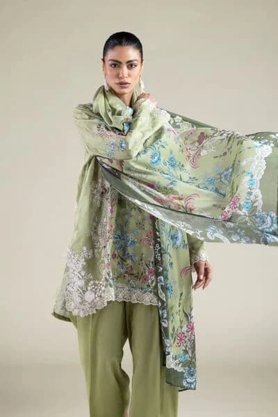 Pistachio Lace Lawn — atelier photograph